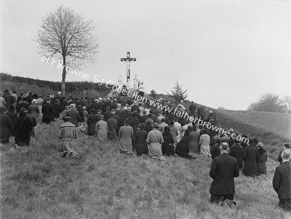 PRAYING FOR DEAD AT BALLYPOUSTA CEMETERY CANON HARMON & FR.T.COUNIHAN S.J.